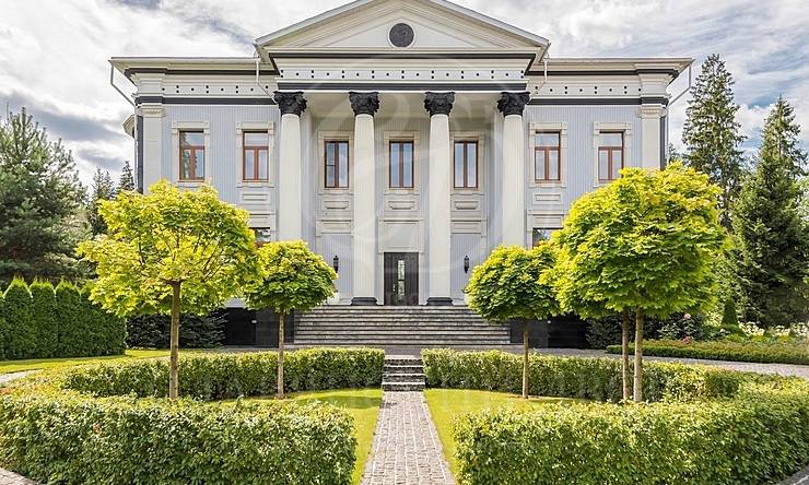 В аренду дом в поселке Николино